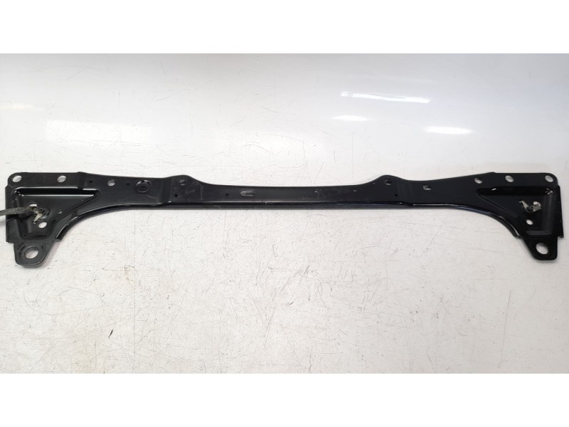 Recambio de travesaño inferior para volvo xc60 referencia OEM IAM 32277168  