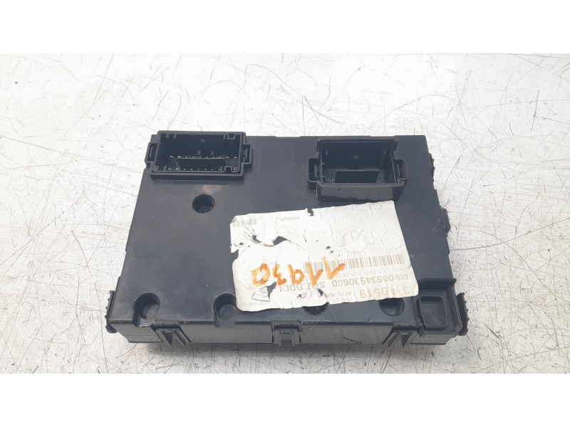 Recambio de caja reles / fusibles para jeep compass (m7) limited fwd referencia OEM IAM P68411149AF  