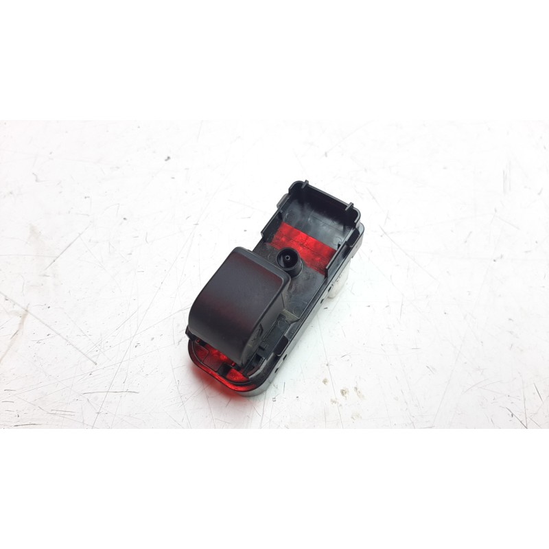 Recambio de mando elevalunas trasero derecho para mazda 2 lim. () 1.5 16v cat referencia OEM IAM D09H66370  