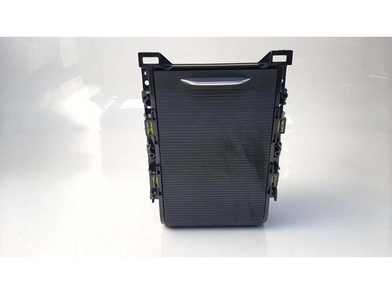 Recambio de guantera para mg hs comfort referencia OEM IAM 20220914  