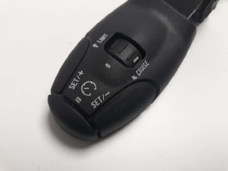 Recambio de mando volante para peugeot 5008 1.6 hdi fap referencia OEM IAM 96637157XT  