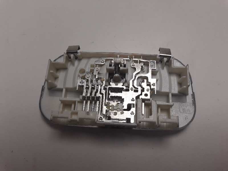 Recambio de luz interior para peugeot 5008 1.6 hdi fap referencia OEM IAM 9682063980  