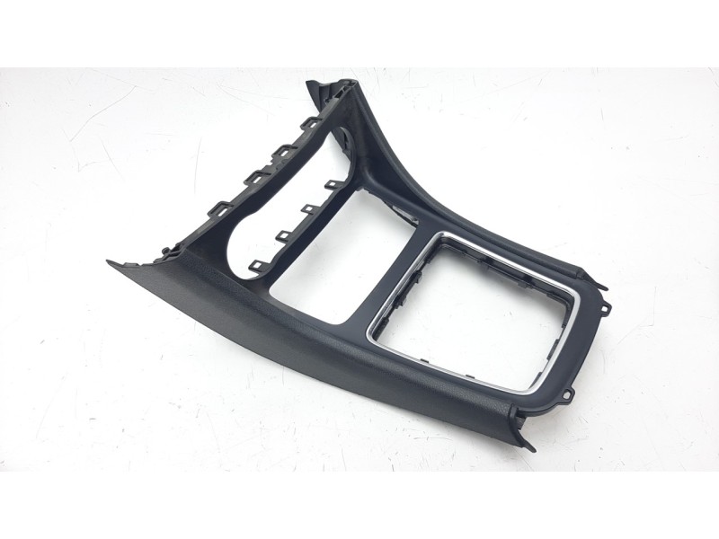 Recambio de moldura para mercedes-benz clase a (w176) 2.1 cdi cat referencia OEM IAM A17668099009H68  