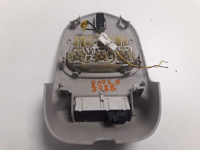 Recambio de luz interior para peugeot 5008 1.6 hdi fap referencia OEM IAM   