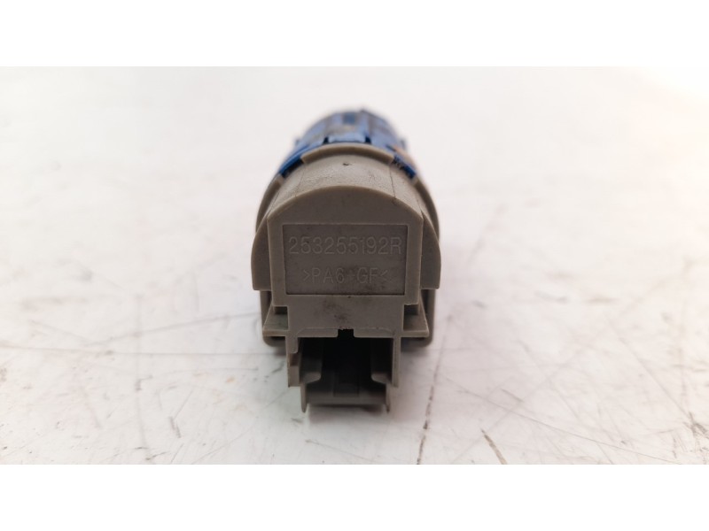 Recambio de interruptor para renault clio iv 1.2 16v referencia OEM IAM 253255192R  