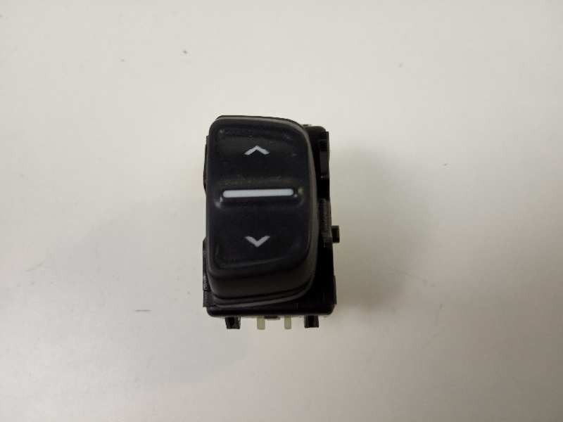 Recambio de mando elevalunas trasero derecho para dacia sandero sl audacia referencia OEM IAM 264214937R  