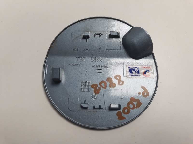 Recambio de tapa exterior combustible para peugeot 5008 1.6 hdi fap referencia OEM IAM 9684164880  