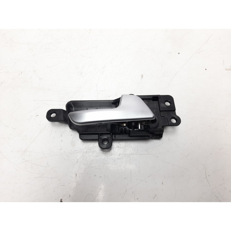 Recambio de maneta interior trasera derecha para kia sportage drive 2wd referencia OEM IAM 82623F1000  