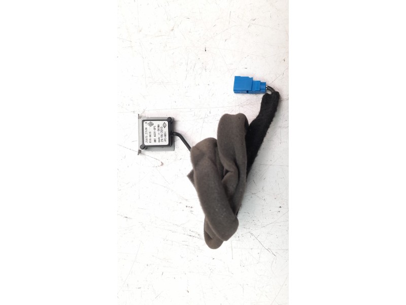 Recambio de antena para renault clio iv 1.2 16v referencia OEM IAM 259752753R  