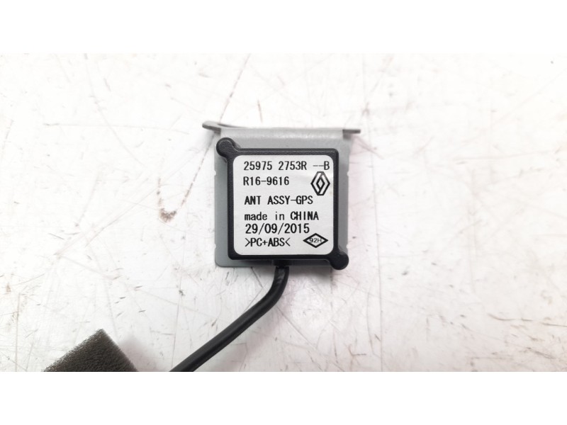 Recambio de antena para renault clio iv 1.2 16v referencia OEM IAM 259752753R  