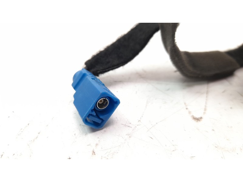 Recambio de antena para renault clio iv 1.2 16v referencia OEM IAM 259752753R  