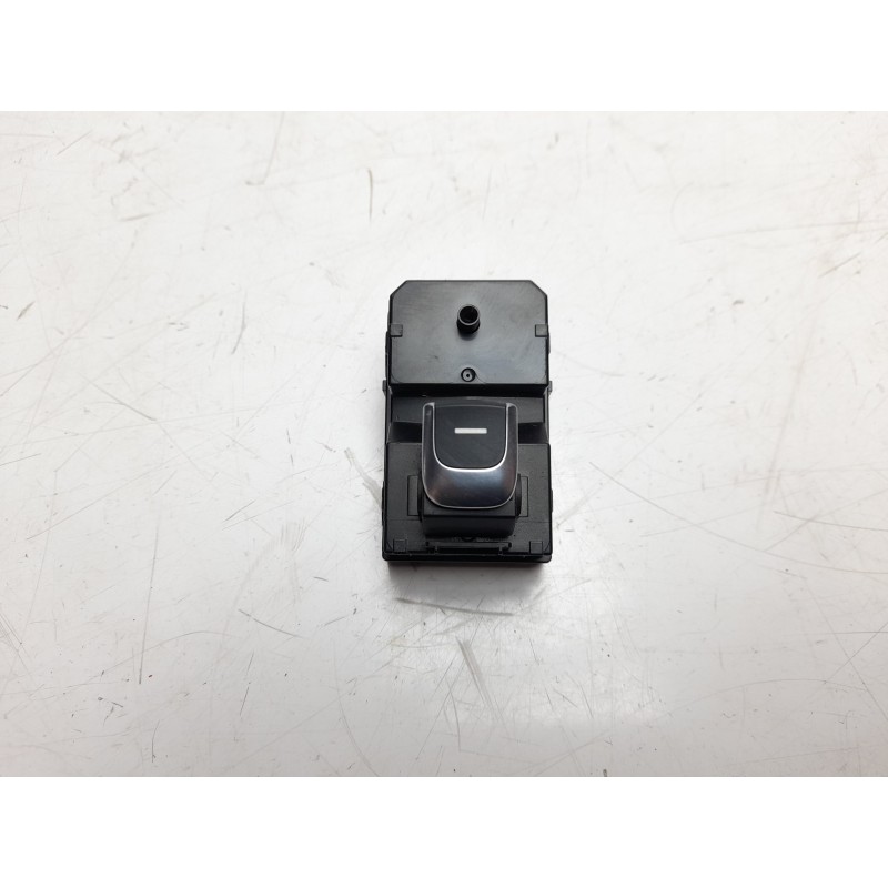 Recambio de mando elevalunas trasero derecho para kia sportage drive 2wd referencia OEM IAM 93590F1120  