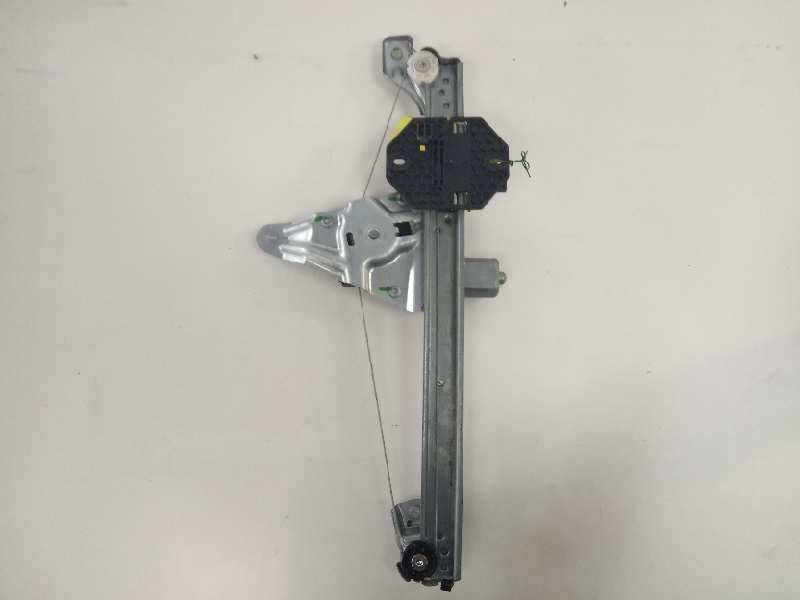 Recambio de elevalunas trasero derecho para dacia sandero sl audacia referencia OEM IAM 827206057  