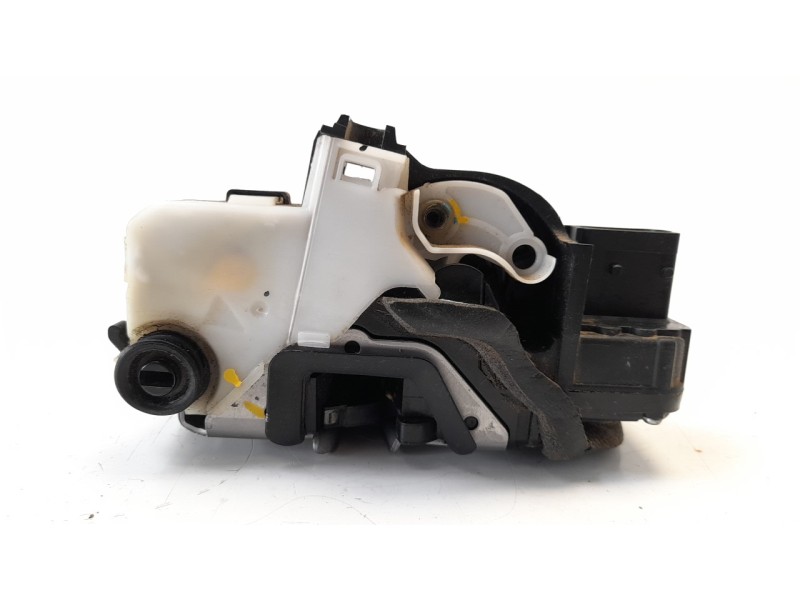 Recambio de cerradura puerta trasera derecha para opel astra j lim. 1.7 16v cdti referencia OEM IAM 3023880  