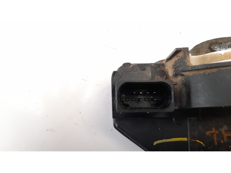 Recambio de cerradura puerta trasera derecha para opel astra j lim. 1.7 16v cdti referencia OEM IAM 3023880  