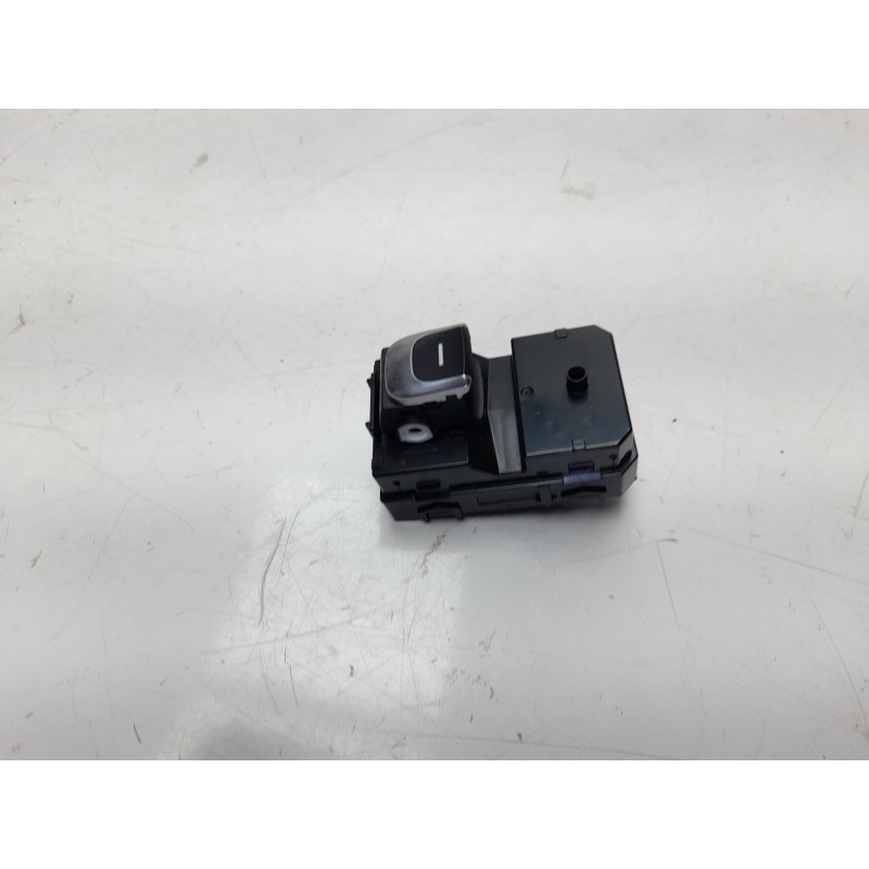 Recambio de mando elevalunas trasero izquierdo para kia sportage drive 2wd referencia OEM IAM 93580F1120  