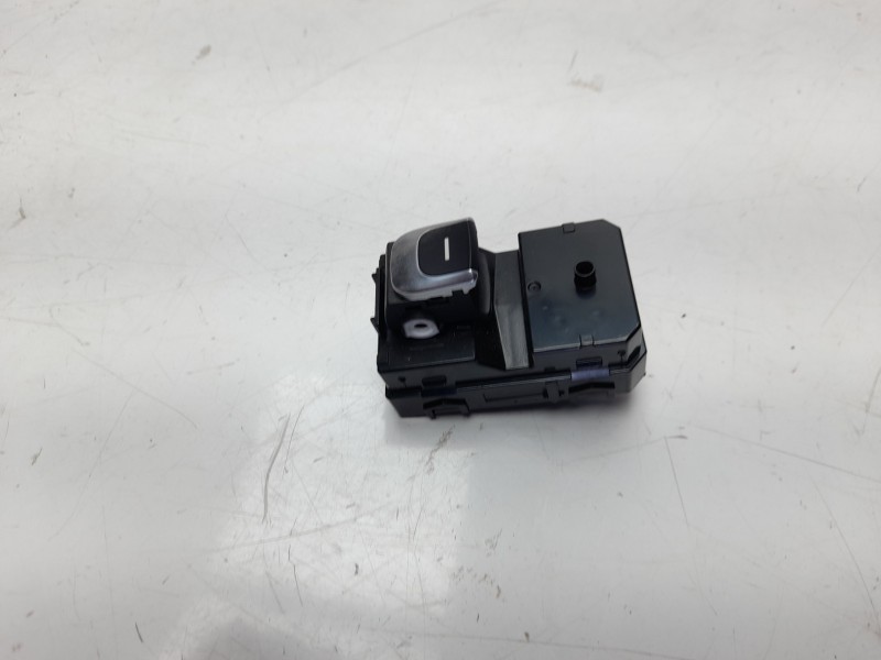 Recambio de mando elevalunas trasero izquierdo para kia sportage drive 2wd referencia OEM IAM 93580F1120  