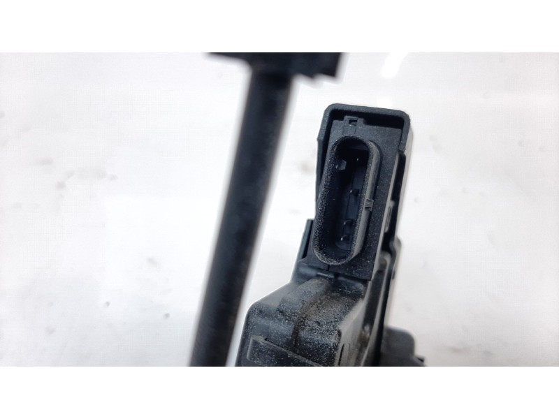 Recambio de cerradura puerta trasera izquierda para citroen c4 pure tech referencia OEM IAM 9832797580  