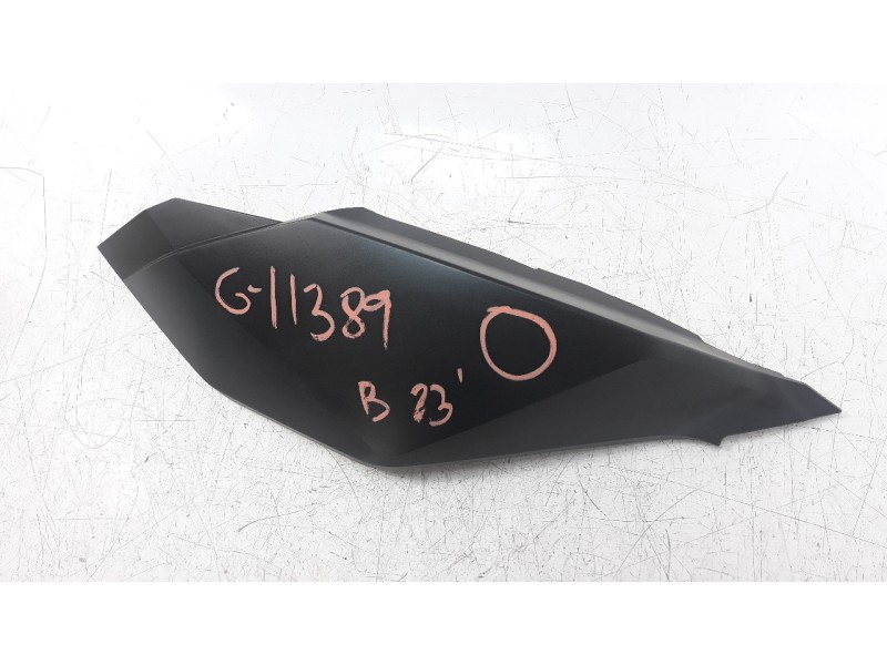 Recambio de moldura para honda x-adv referencia OEM IAM 77211MKTD000  