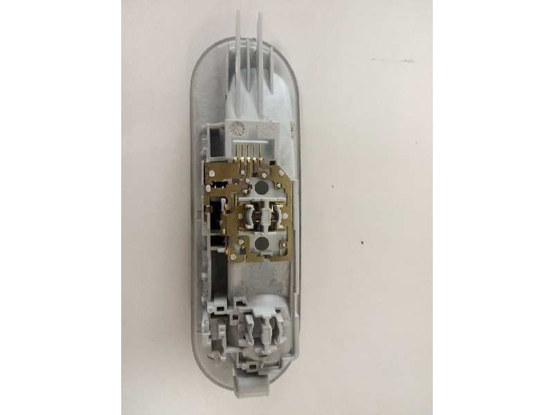 Recambio de luz interior para dacia sandero sl audacia referencia OEM IAM 8200074362  