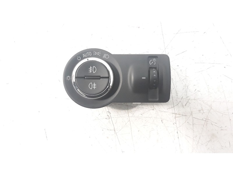 Recambio de mando luces para opel insignia berlina 1.6 cdti dpf referencia OEM IAM 22901653  