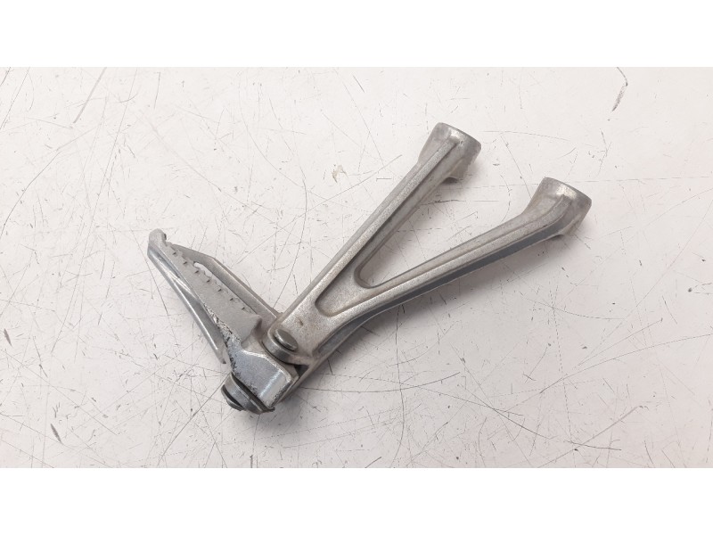 Recambio de estribo para honda cb 650r referencia OEM IAM 50750MKND50  