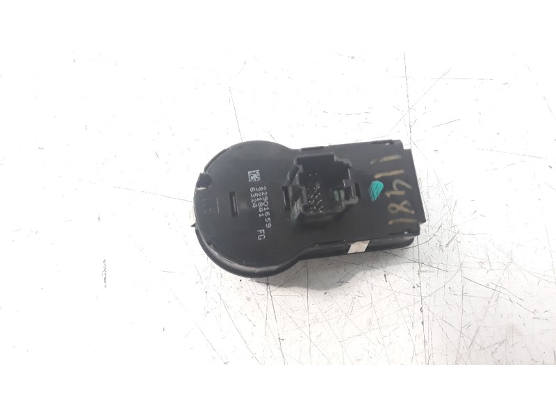 Recambio de mando luces para opel insignia berlina 1.6 cdti dpf referencia OEM IAM 22901653  