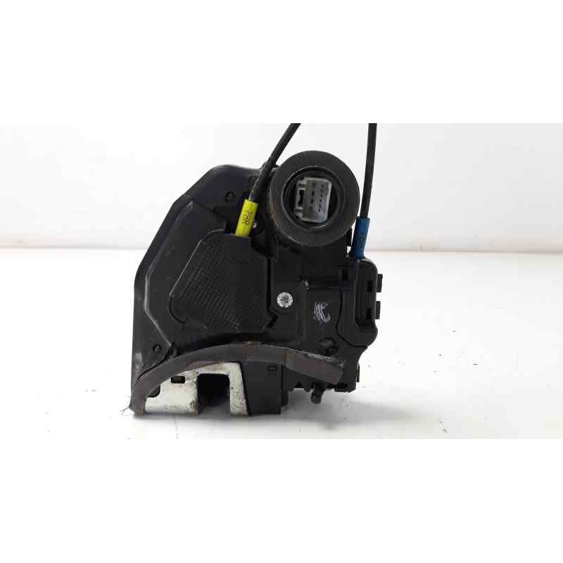 Recambio de cerradura puerta trasera izquierda para toyota avensis (t27) 2.0 d-4d cat referencia OEM IAM   