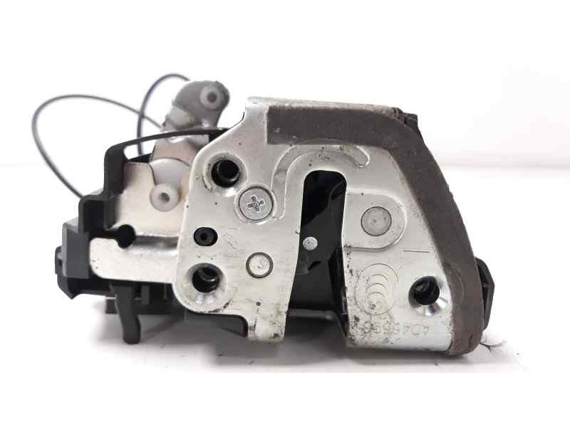 Recambio de cerradura puerta trasera izquierda para toyota avensis (t27) 2.0 d-4d cat referencia OEM IAM   