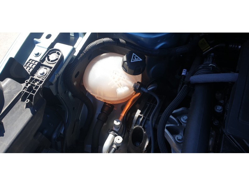 Recambio de deposito expansion para citroen c4 pure tech referencia OEM IAM 9824198680  