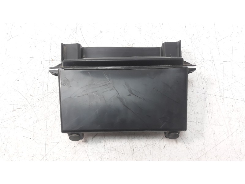 Recambio de moldura para honda x-adv referencia OEM IAM 81220MKTD00  