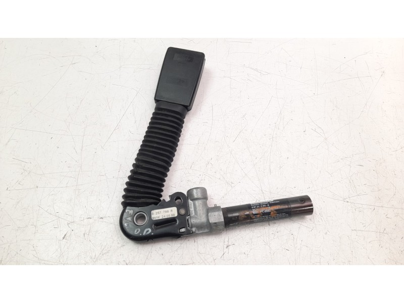 Recambio de cinturon seguridad delantero derecho para bmw serie 3 berlina (e46) 320d referencia OEM IAM 8257788R  