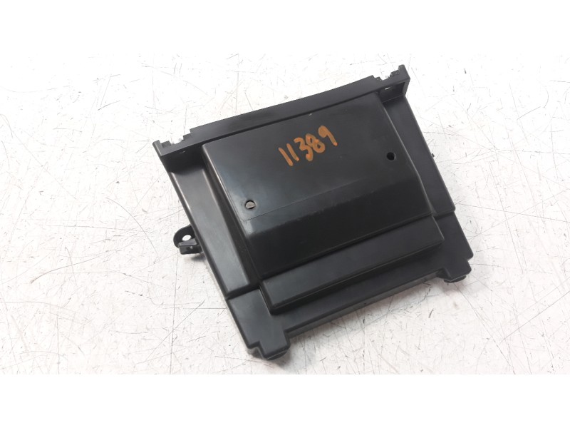 Recambio de moldura para honda x-adv referencia OEM IAM 81220MKTD00  