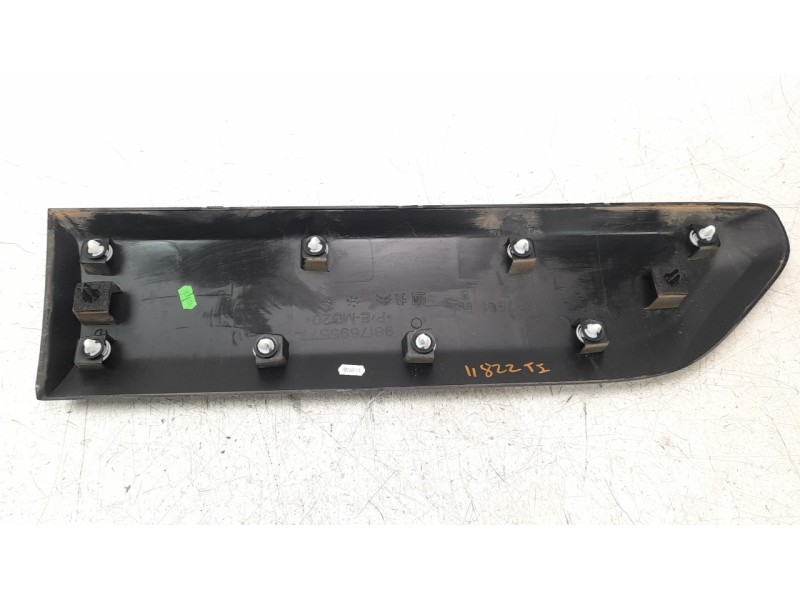 Recambio de moldura para citroen berlingo furgón driver m referencia OEM IAM 9817695577  