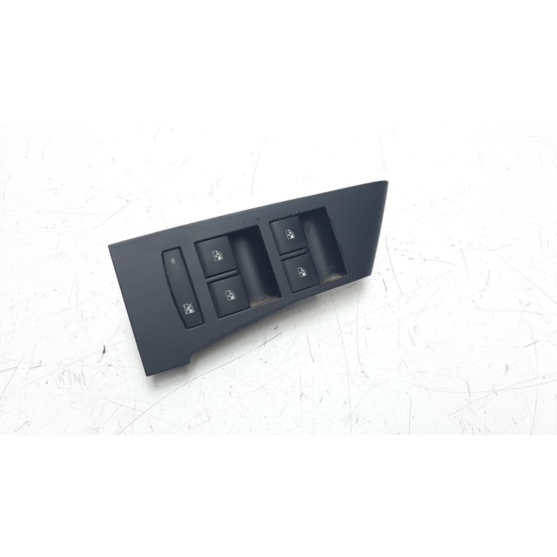 Recambio de mando elevalunas delantero izquierdo para opel astra j lim. 1.7 16v cdti referencia OEM IAM 13305011 IAF320077HQ EWS