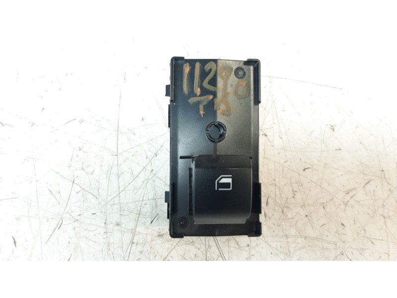 Recambio de mando elevalunas trasero derecho para hyundai tucson referencia OEM IAM 93581AB0004X  