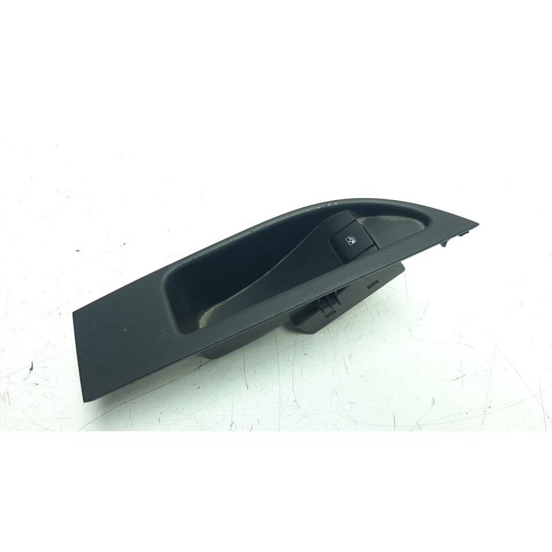 Recambio de mando elevalunas trasero derecho para opel astra j lim. 1.7 16v cdti referencia OEM IAM 13301888 IAF430077GM 