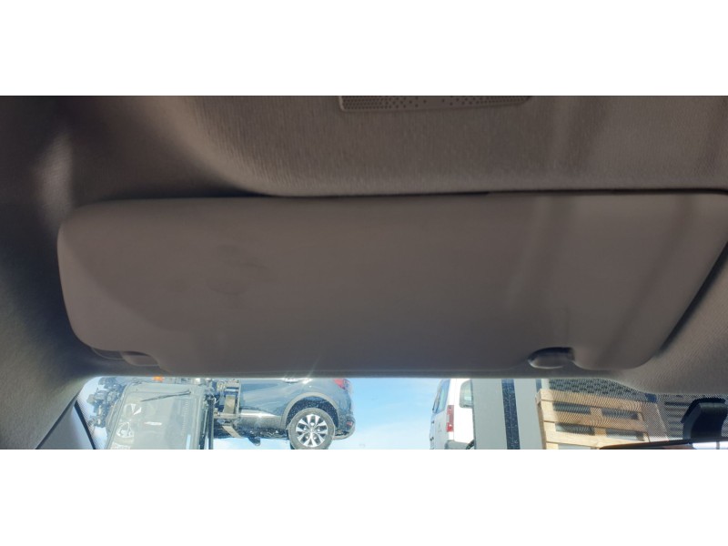 Recambio de parasol izquierdo para dacia sandero iii stepway expression referencia OEM IAM 964016722R  