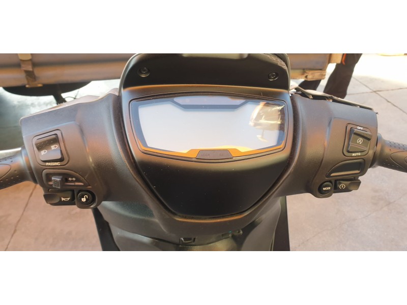 Recambio de moldura para piaggio (vespa) piaggio medley 125 medley 125ie iget referencia OEM IAM 1B0020780000C  