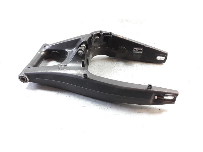 Recambio de puente trasero para honda cb 650r referencia OEM IAM 52200MKND50  