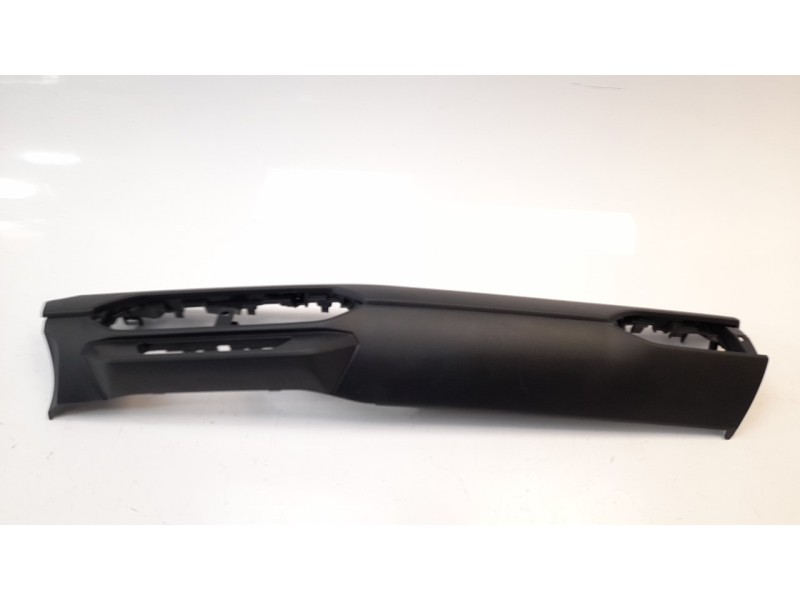 Recambio de moldura para dacia sandero 0.9 tce cat referencia OEM IAM 683102674R  