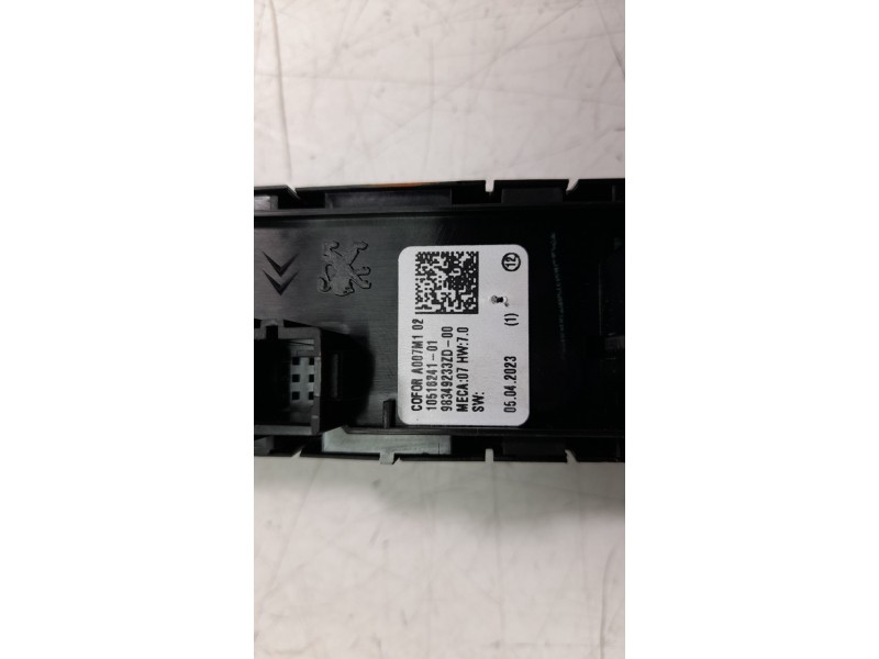 Recambio de mando elevalunas delantero izquierdo para citroen c4 pure tech referencia OEM IAM 96788281ZD  
