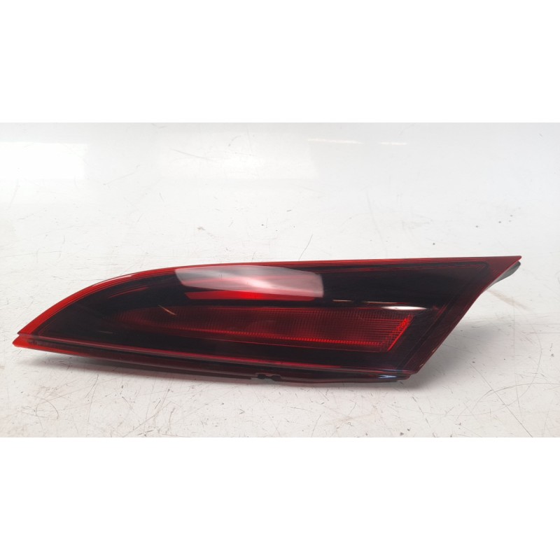 Recambio de piloto trasero derecho interior para opel insignia berlina 1.6 cdti dpf referencia OEM IAM 39024221  