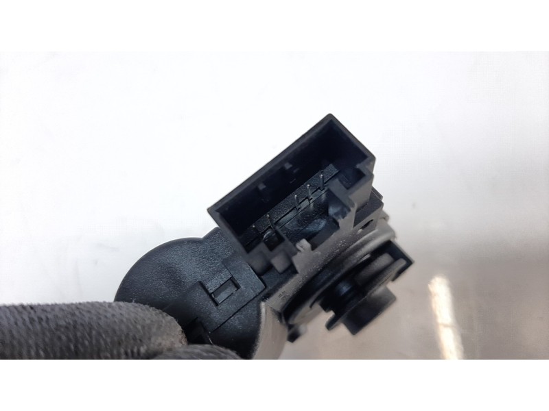 Recambio de motor apertura para mg hs comfort referencia OEM IAM LK728001  