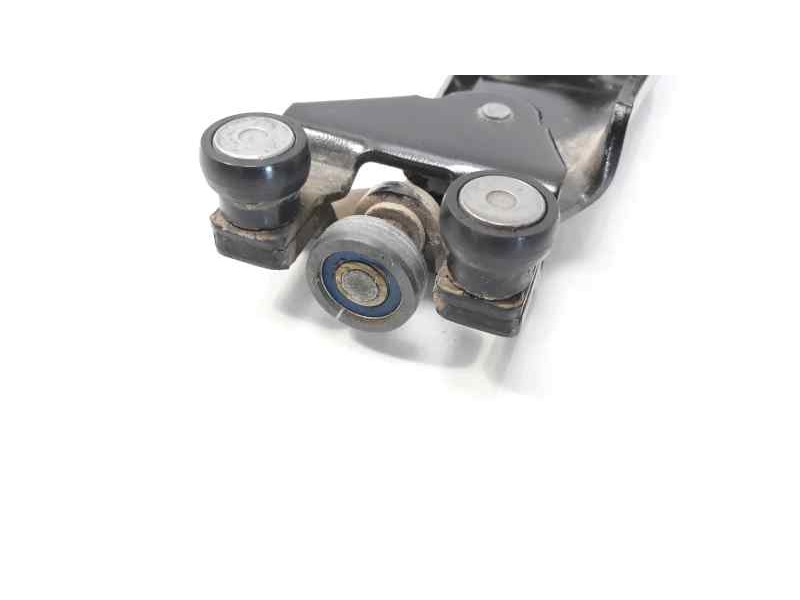 Recambio de retenedor puerta para citroen berlingo station wagon live edition referencia OEM IAM 9680486780K  