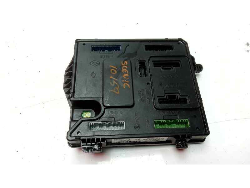 Recambio de caja reles / fusibles para renault scenic iii grand selection referencia OEM IAM 284B18225R  
