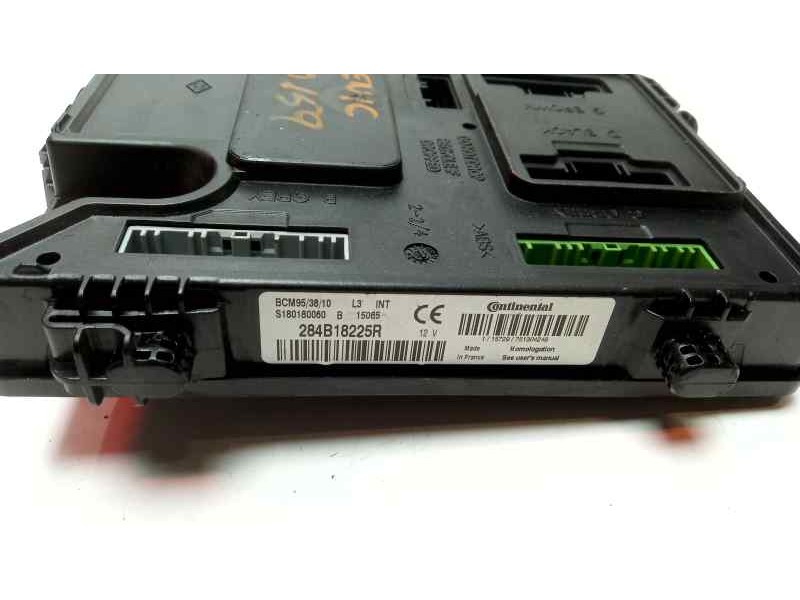 Recambio de caja reles / fusibles para renault scenic iii grand selection referencia OEM IAM 284B18225R  