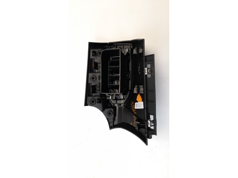 Recambio de rejilla aireadora para dacia sandero 0.9 tce cat referencia OEM IAM 687601190R  