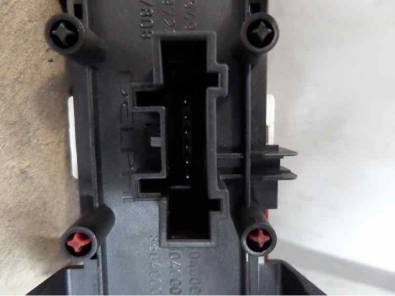 Recambio de warning para renault scenic ii confort expression referencia OEM IAM 8200095493  