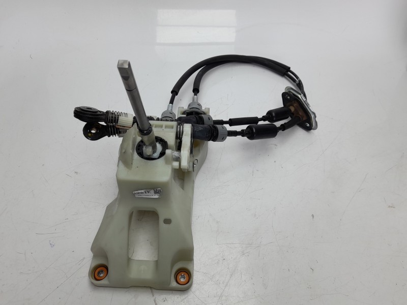 Recambio de palanca cambio para kia sportage drive 2wd referencia OEM IAM 43700F1210WK  